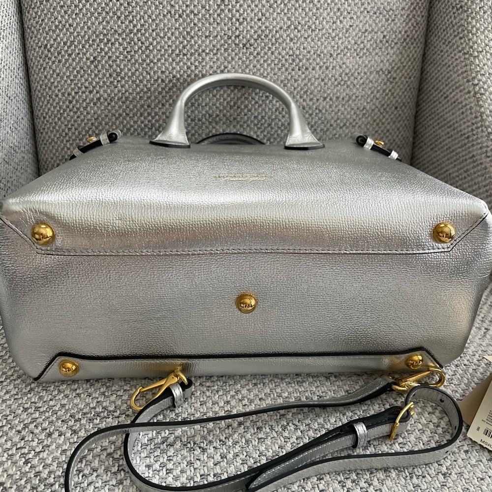 Burberry House Check Banner Bag - Picture 7 of 10